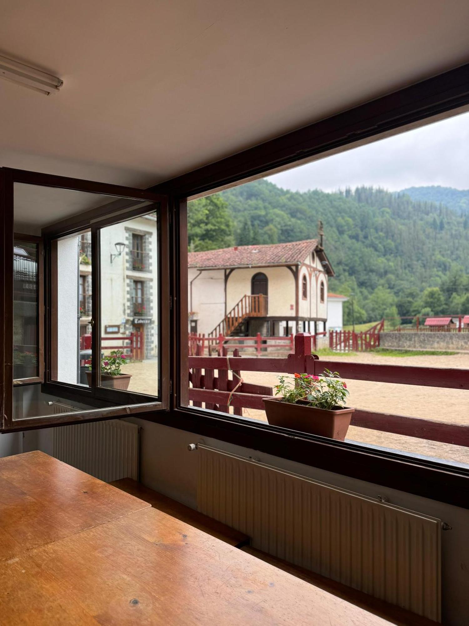 Albergue De Lastur Deba Exterior photo